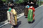 Modèles habillés comme les geishas, Kyoto, Japon