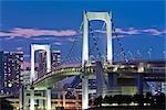 Pont de l'arc-en-ciel, Odaiba, Tokyo, région de Kanto, Honshu, Japon