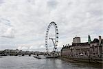 London Eye und Altes Rathaus, London, England, Vereinigtes Königreich