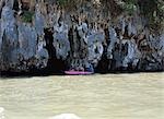 Roches érodées à la baie de Phang Nga, Thaïlande