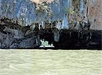 Roches érodées à la baie de Phang Nga, Thaïlande