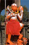 Im freien Hindu Schrein, Hanuman, der Affengott, auf die Ghats unten Ahilya Fort, Maheshwar, Madhya Pradesh Zustand, Indien, Asien