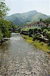 Hotel Arce sur la rivière Nive, Saint Etienne de Baigorry, Basque country, Pyrénées-Atlantiques, Aquitaine, France, Europe