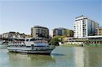 Quartier de Triana, à gauche et le fleuve Rio Guadalquivir, Séville, Andalousie, Espagne, Europe