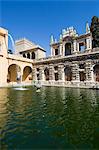 La piscine du mercure dans le Real Alcazar, le patrimoine mondial de l'UNESCO, le quartier de Santa Cruz, Séville, Andalousie (Andalucia), Espagne, Europe
