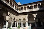 Patio de las Doncellas (Patio des jeunes filles), district de Real Alcazar, patrimoine mondial de l'UNESCO, Santa Cruz, Séville, Andalousie (Andalucia), Espagne, Europe