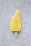 Eis am Stiel mit Biss drin