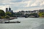 Seine River and Notre Dame de Paris, Paris, Ile de France, France