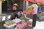Vendeur de fruits au marché, Vung Tau, Vietnam