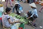 Personnes shopping au marché, Vung Tau, Vietnam