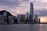 Sonnenuntergang über der Skyline von Hong Kong