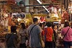 Personnes shopping au marché de Kiu Tai, Yuen Long, New Territories, Hong Kong