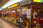 Einem Nudel-Restaurant in Sunshine City Plaza, Ma On Shan, Hong Kong