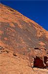 Pétroglyphes dessinés dans le grès par des Indiens Anasazi vers 500 après J.-C., dans la vallée de feu State Park, dans le Nevada, États-Unis d'Amérique, l'Amérique du Nord