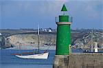 Lighthouse, Camaret, Crozon Peninsula, Finistere, Brittany, France, Europe