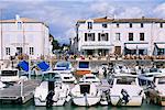 Bateaux dans le port de La Flotte, Ile de ré, Poitou-Charentes, France, Europe