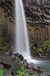 Svartifoss Wasserfall mit Basaltsäulen im Skaftafell-Nationalpark, South Island, Bereich Polarregionen