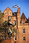 Black Watch-Denkmal und der schottischen Flagge, Edinburgh, Schottland, Vereinigtes Königreich, Europa