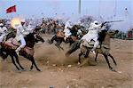 Riders in the Fantasia pour le moussen de Moulay Abdallah, El Jadida, Morocco, North Africa, Africa