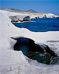 Formations de roche volcanique sur la côte, Sarakiniko, Milos, Iles Cyclades, îles grecques, Grèce, Europe