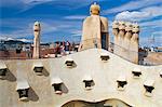 Ansicht von Gaudis Casa Mila modernistischen Dachterrasse, La Pedrera, Barcelona, Katalonien (Cataluna) (Katalonien), Spanien, Europa