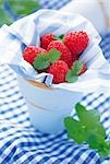 Himbeeren In eine Tasse