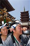 Mikoshi tragbaren Schrein der Götter-Parade, Sanja Matsuri Festival, Sensoji-Tempel, Asakusa Jinja, Asakusa, Tokio, Japan, Asien