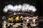 Silvester 2006, 75th Diamond Feuerwerk Jubiläumsfest, Opernhaus, Sydney Harbour Bridge und Boote im Hafen von Sydney, Sydney, New South Wales, Australien, Pazifik