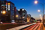 Auto Licht Wege und moderne Architektur auf eine Stadt Ringstraße, Peking, China, Asien