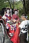 Geisha maiko (geisha stagiaire) en costume, ville de Kyoto, l'île de Honshu, Japon, Asie