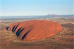 Uluru (Ayers Rock), Uluru-Kata Tjuta National Park, UNESCO World Heritage Site, with the Olgas in the distance, Northern Territory, Australia, Pacific