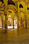 Intérieur de la grande mosquée (mosquée) et la cathédrale, du patrimoine mondial de l'UNESCO, Cordoue, Andalousie (Andalousie), Espagne, Europe