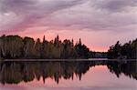 Coucher de soleil sur le lac de Malberg, eaux limitrophes Canoe Area Wilderness, Superior National Forest, Minnesota, États-Unis d'Amérique, Amérique du Nord