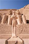 Statuen von Ramses II (Ramses der große), außerhalb des Tempels, Abu Simbel, UNESCO Weltkulturerbe, Nubien, Ägypten, Nordafrika, Afrika