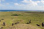 Carrière de moai, volcan de Rano Raraku, île de Pâques (Rapa Nui), Chili, Amérique du Sud