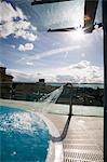 Toit piscine dans la nouvelle Royal Bath Thermae Bath Spa, Bath, Avon, Angleterre, Royaume-Uni, Europe