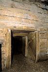 Entrée de l'entrée principale, chambre et passage, Maes Howe chambré cairn, datant de 2 700 avant J.C., une partie du continent Central Site du patrimoine mondial de l'UNESCO, du continent, Orcades, Ecosse, Royaume-Uni, Europe
