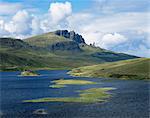 Loch Fada et le Storr, 719 m, Isle of Skye, Ecosse, Royaume-Uni, Europe