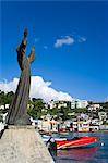 Statue dans le port de Carenage, de Saint-Georges, Grenade, îles sous-le-vent, petites Antilles, Antilles, Caraïbes, Amérique centrale