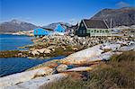 Maisons colorées, Port de Nanortalik, île de Qoornoq, Province de Kitaa, sud du Groenland, Royaume du Danemark, les régions polaires