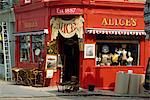 Magasin d'antiquités, marché de Portobello Road, Londres, Royaume-Uni, Europe