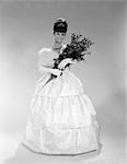 1960s WOMAN BRIDE BEAUTY PAGEANT TIARA BOUQUET DRESS