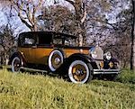 1930ER JAHREN GOLD UND SCHWARZ PACKARD CLUB SEDAN