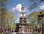 1960s INDEPENDENCE HALL PHILADELPHIA WITH STATUE OF COMMODORE BARRY