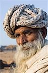 Gros plan d'un homme portant un turban, Pushkar, Rajasthan, Inde