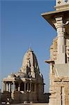 Vue d'angle faible d'un temple, Temple de Shyam Kumbha, Chittorgarh, Rajasthan, Inde