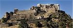 Vue faible angle d'un fort, le Fort de Kumbhalgarh, District de Rajsamand, Rajasthan, Inde