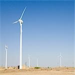 Windkraftanlagen auf eine Landschaft, Jaisalmer, Rajasthan, Indien