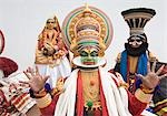 Quatre personnes kathakali danse