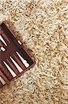 Backgammon-Brett Verlegung auf einem Teppich (beschnitten)